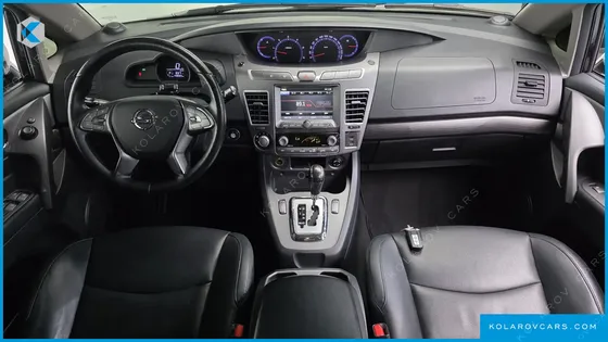 KGM - SSANGYONG KORANDO 4WD CHATEAU 9-SEATER