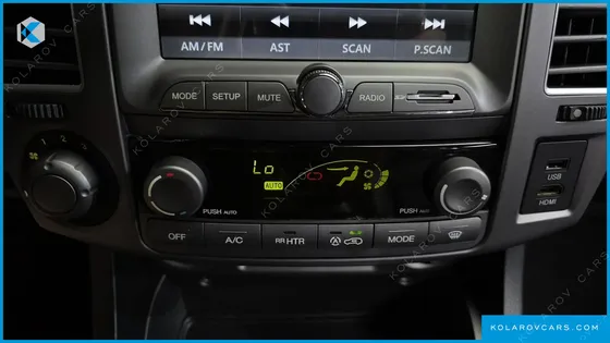 KGM - SSANGYONG KORANDO 4WD CHATEAU 9-SEATER