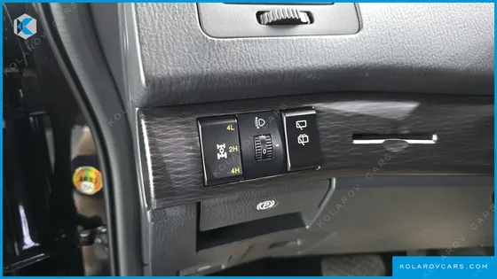 KGM - SSANGYONG KORANDO 4WD CHATEAU 9-SEATER