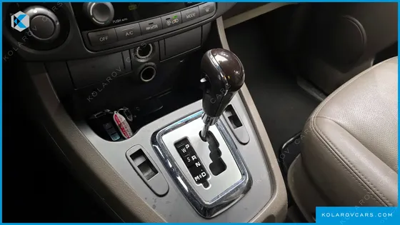 KGM - SSANGYONG KORANDO 4WD CHATEAU 9-SEATER