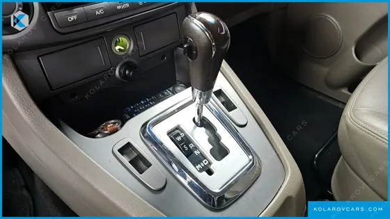 KGM - SSANGYONG KORANDO 4WD CHATEAU 11-SEATER