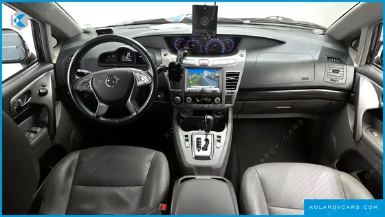 KGM - SSANGYONG KORANDO 4WD CHATEAU 9-SEATER