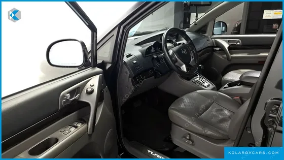 KGM - SSANGYONG KORANDO 4WD CHATEAU 9-SEATER