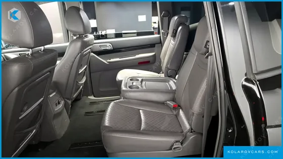 KGM - SSANGYONG KORANDO 4WD CHATEAU 9-SEATER