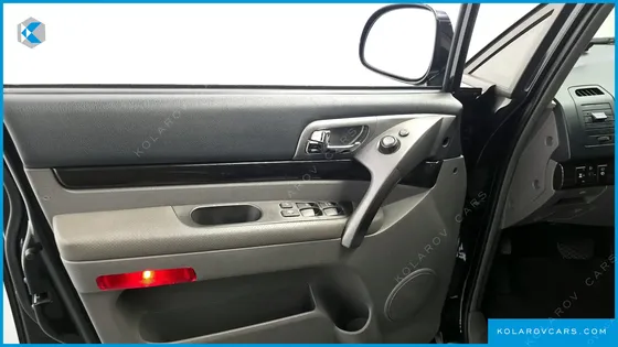KGM - SSANGYONG KORANDO 4WD CHATEAU 9-SEATER