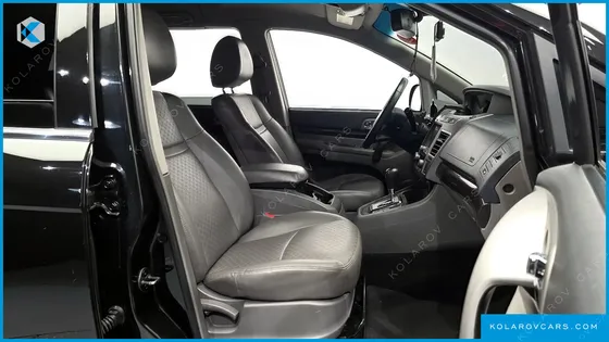 KGM - SSANGYONG KORANDO 4WD CHATEAU 9-SEATER