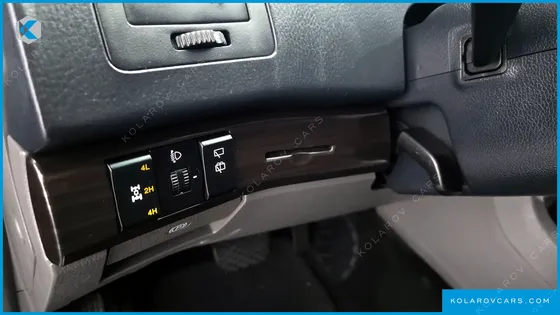KGM - SSANGYONG KORANDO 4WD CHATEAU 9-SEATER