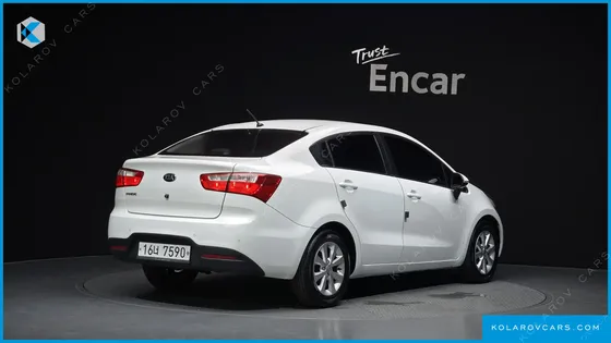 KIA PRIDE 1.4 MPI SEDAN