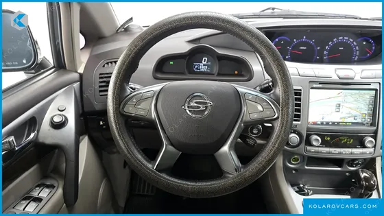 KGM - SSANGYONG KORANDO 4WD CHATEAU 9-SEATER