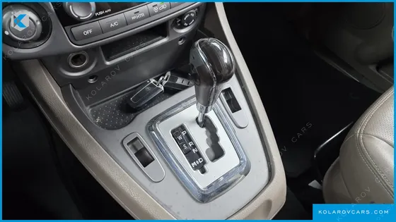 KGM - SSANGYONG KORANDO 4WD CHATEAU 9-SEATER