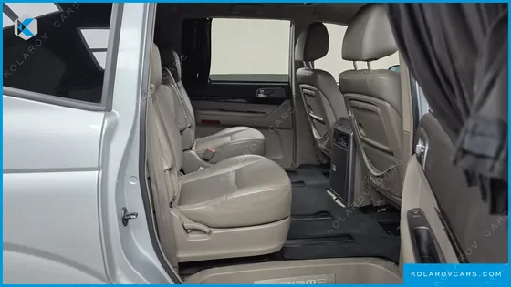 KGM - SSANGYONG KORANDO 4WD CHATEAU 9-SEATER