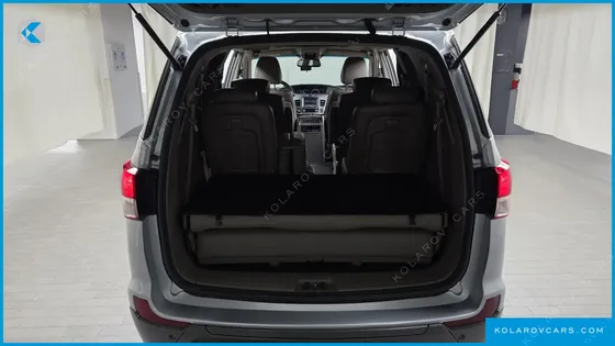 KGM - SSANGYONG KORANDO 4WD CHATEAU 9-SEATER