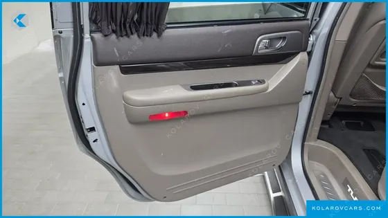 KGM - SSANGYONG KORANDO 4WD CHATEAU 9-SEATER