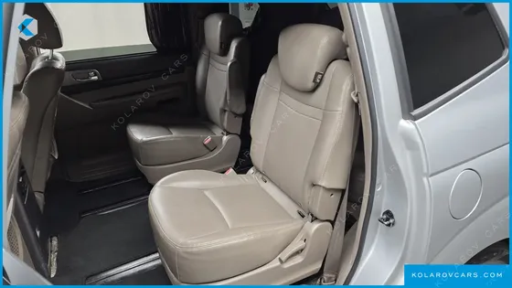 KGM - SSANGYONG KORANDO 4WD CHATEAU 9-SEATER