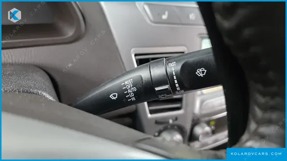 KGM - SSANGYONG KORANDO 4WD CHATEAU 9-SEATER