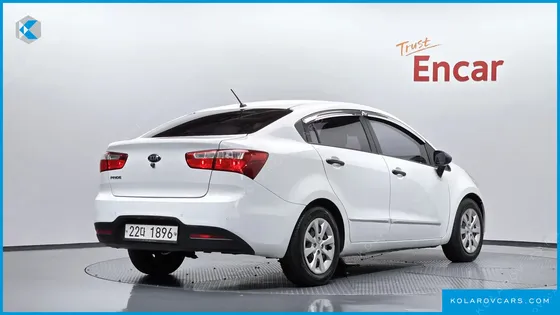 KIA PRIDE 1.4 MPI SEDAN