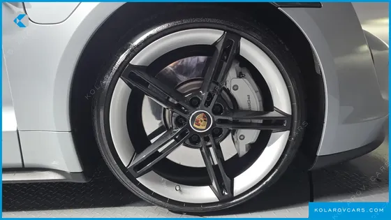 PORSCHE TAYCAN 4S