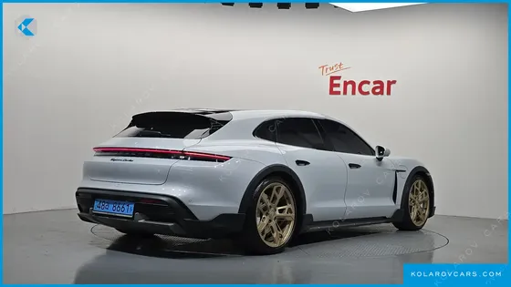 PORSCHE TAYCAN TURBO CROSS TURISMO