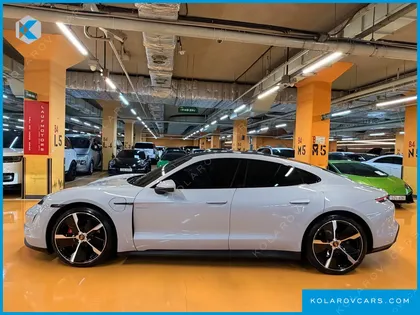 PORSCHE TAYCAN 4S