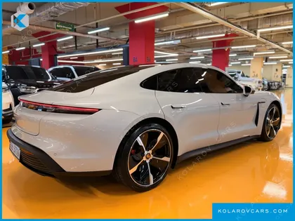 PORSCHE TAYCAN 4S