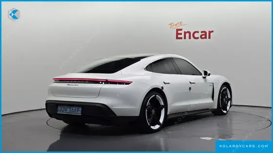 PORSCHE TAYCAN 4S