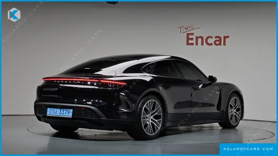 PORSCHE TAYCAN BASE
