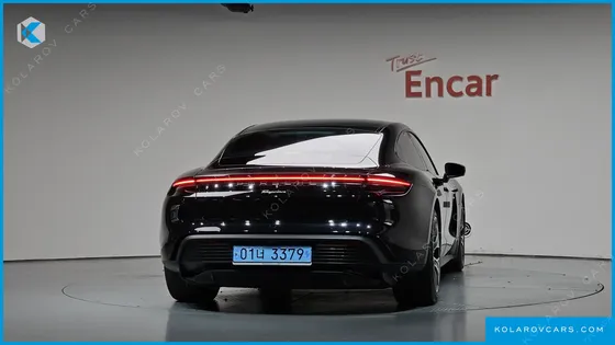 PORSCHE TAYCAN BASE