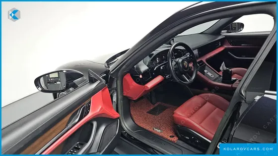 PORSCHE TAYCAN BASE
