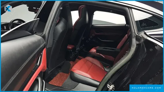 PORSCHE TAYCAN BASE