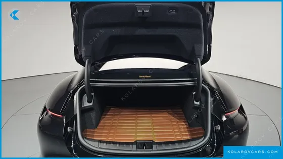 PORSCHE TAYCAN BASE
