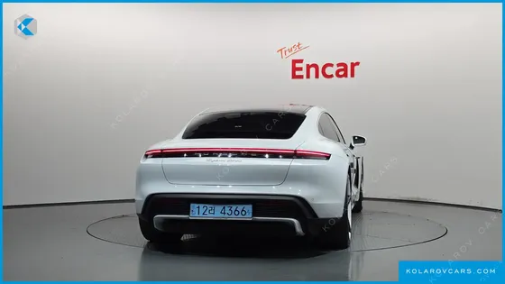 PORSCHE TAYCAN TURBO