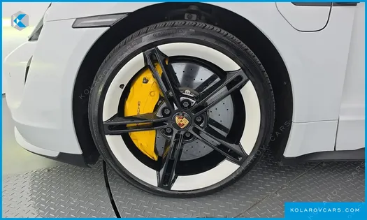PORSCHE TAYCAN TURBO