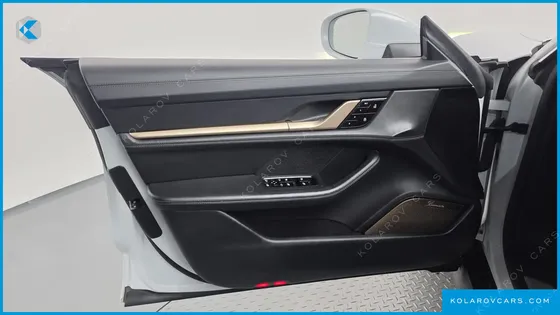 PORSCHE TAYCAN TURBO