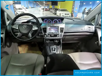 KGM - SSANGYONG KORANDO 4WD CHATEAU 9-SEATER