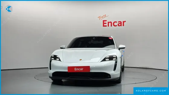 PORSCHE TAYCAN BASE