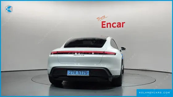 PORSCHE TAYCAN BASE