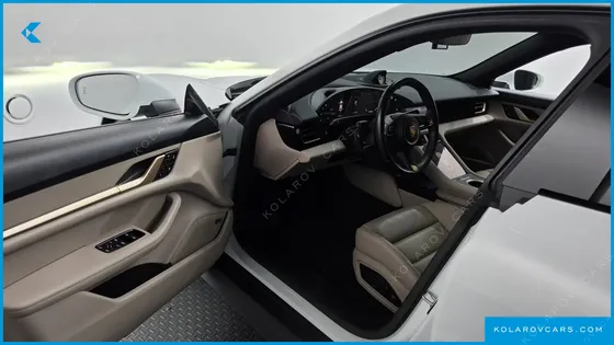 PORSCHE TAYCAN BASE