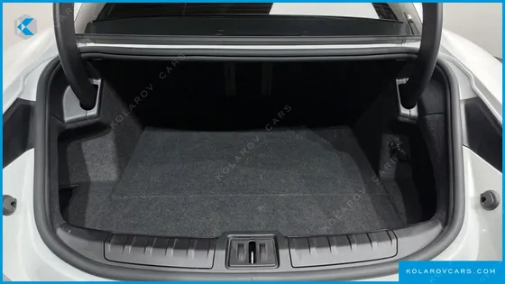 PORSCHE TAYCAN BASE