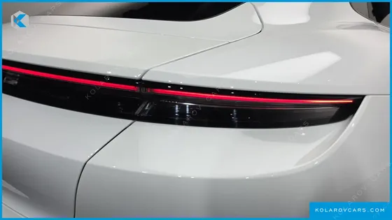 PORSCHE TAYCAN BASE