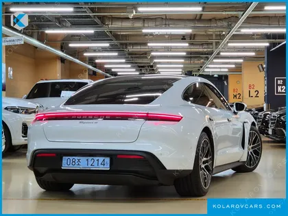 PORSCHE TAYCAN BASE 4