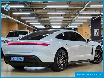 PORSCHE TAYCAN BASE 4