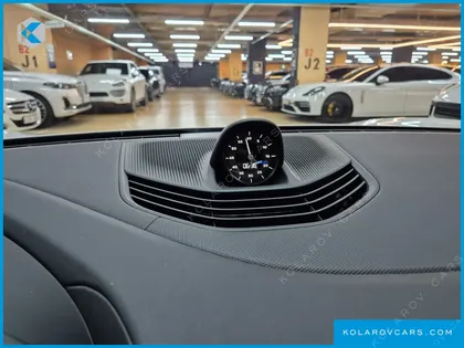 PORSCHE TAYCAN BASE 4