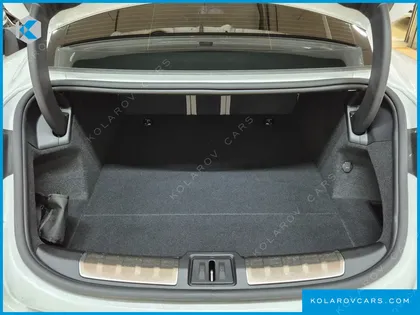 PORSCHE TAYCAN BASE 4