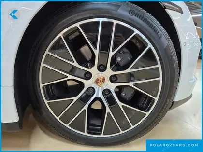 PORSCHE TAYCAN BASE 4