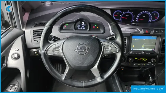 KGM - SSANGYONG KORANDO 4WD CHATEAU 9-SEATER