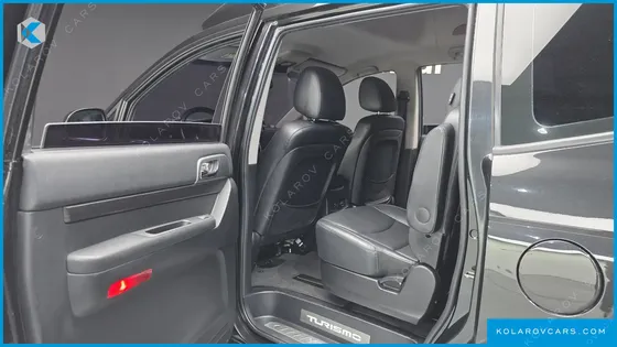 KGM - SSANGYONG KORANDO 4WD CHATEAU 9-SEATER