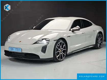PORSCHE TAYCAN BASE