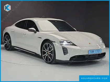 PORSCHE TAYCAN BASE