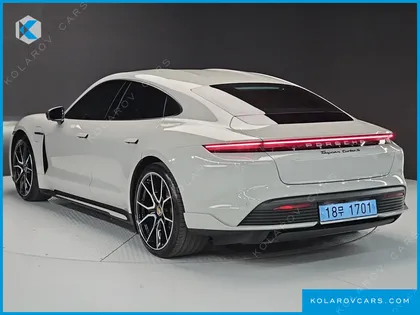 PORSCHE TAYCAN BASE