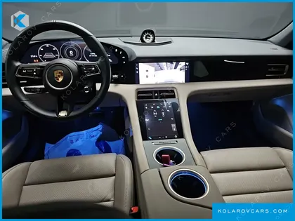 PORSCHE TAYCAN BASE